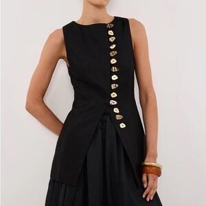 DISSH Black Sleeveless Linen Top